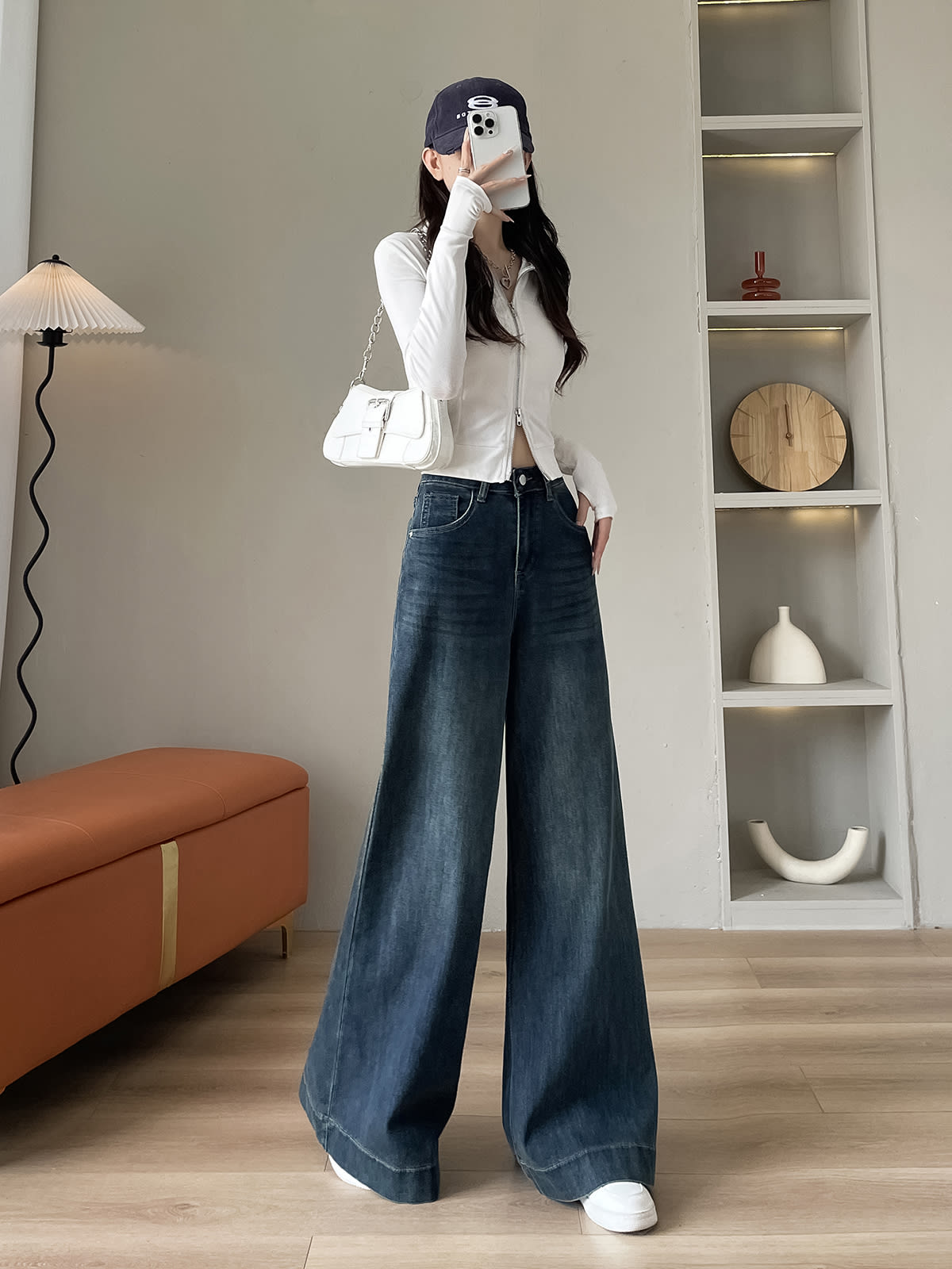 YEEYEEWang 플리스 안감 미드워시 블루 와이드레그 진, 아시안 핏 컷, 다이내믹한 포즈।